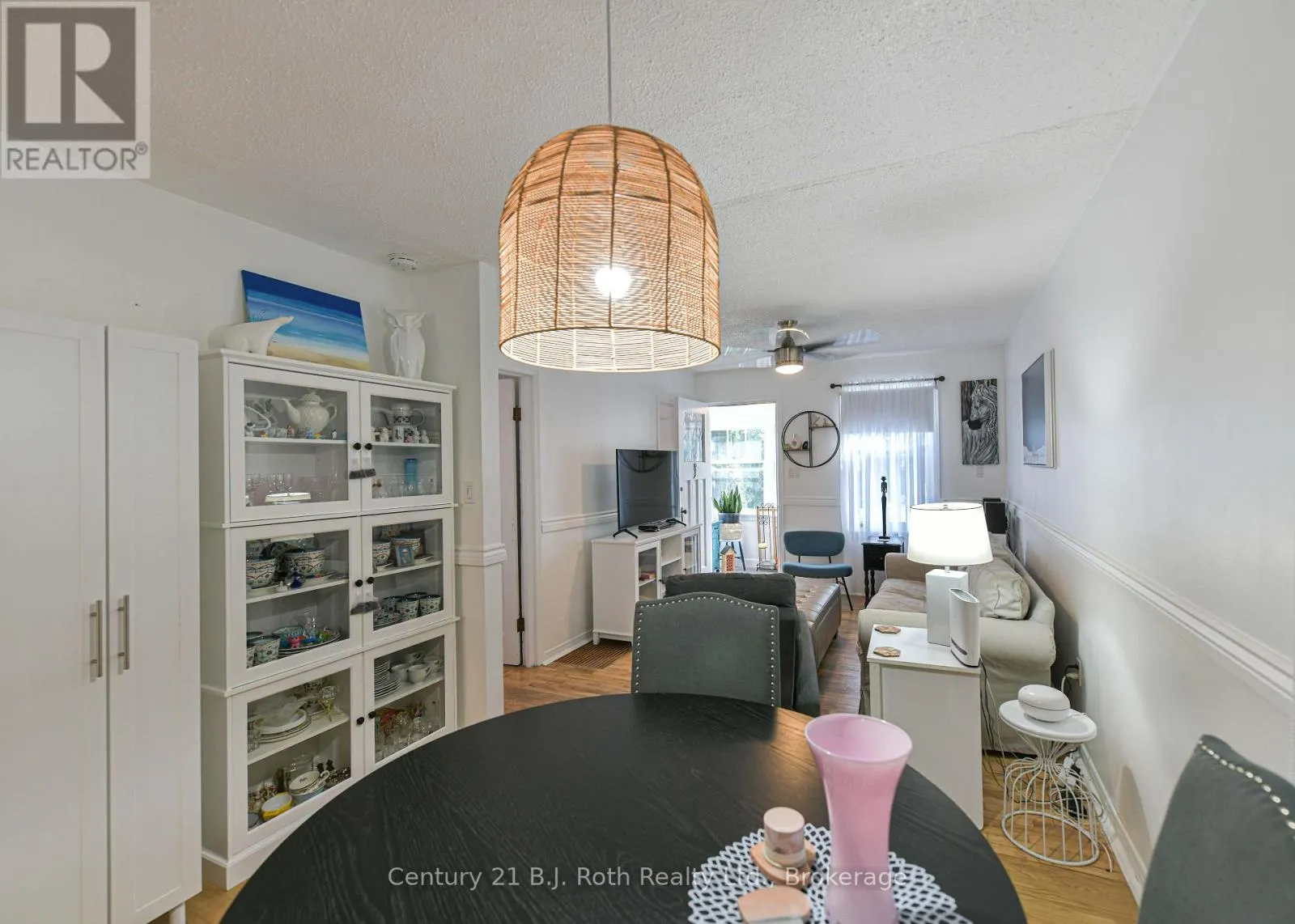 8 DUNN AVENUE