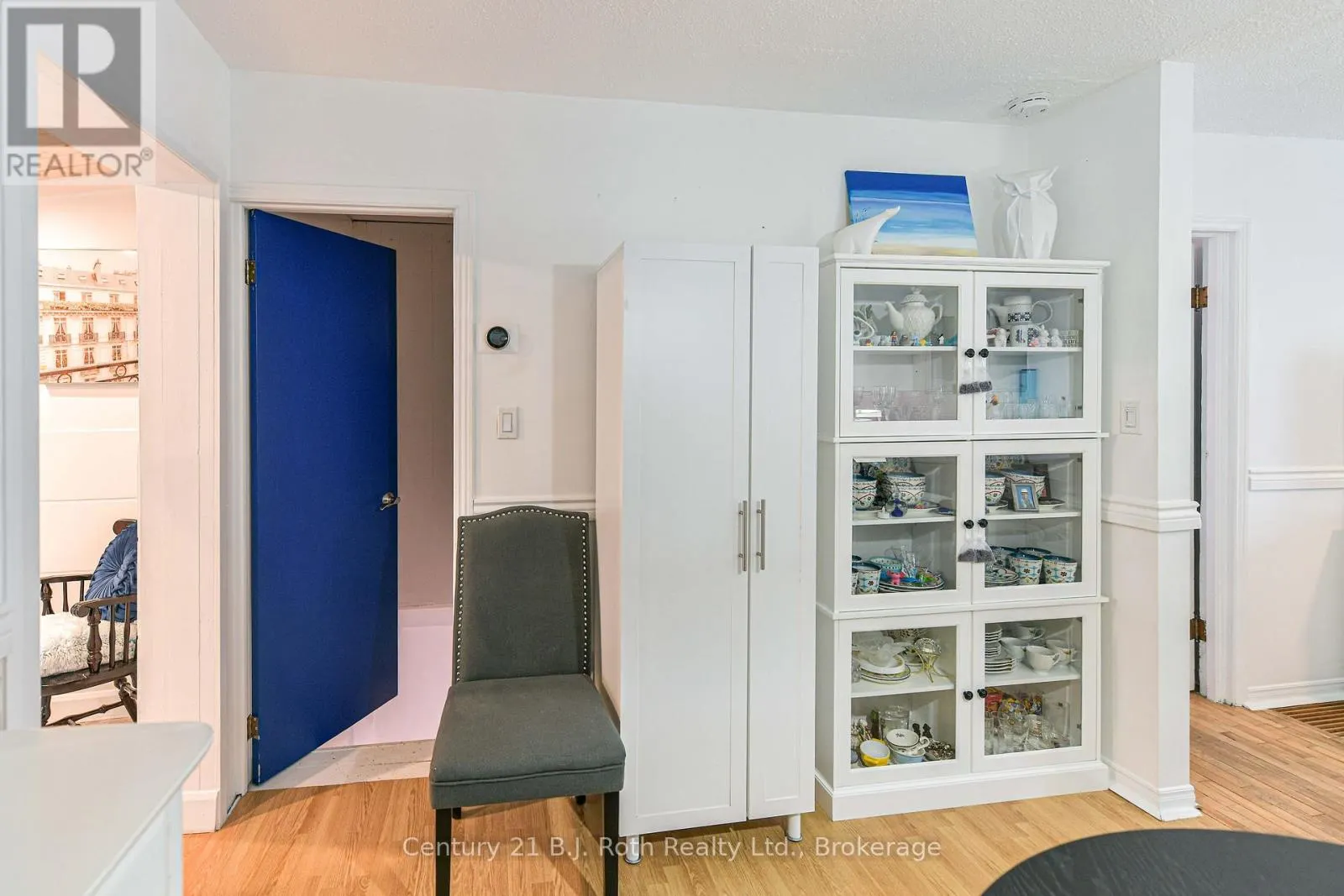 8 DUNN AVENUE