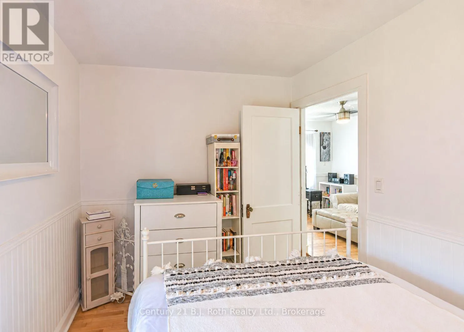 8 DUNN AVENUE