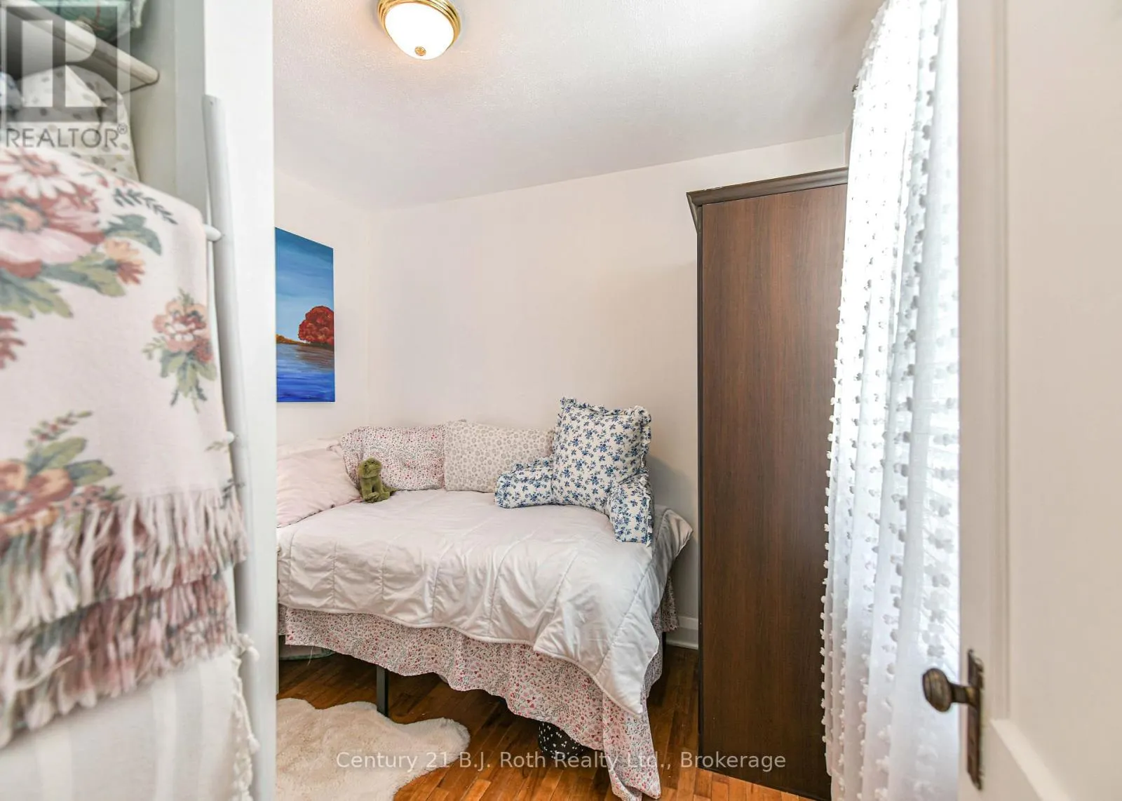 8 DUNN AVENUE