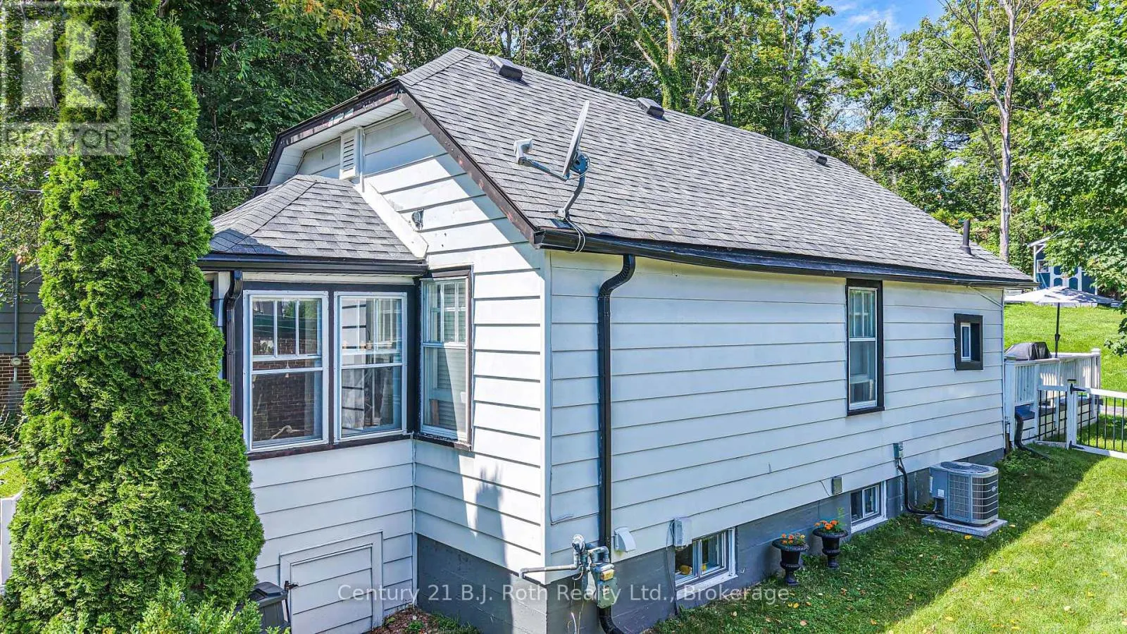 8 DUNN AVENUE