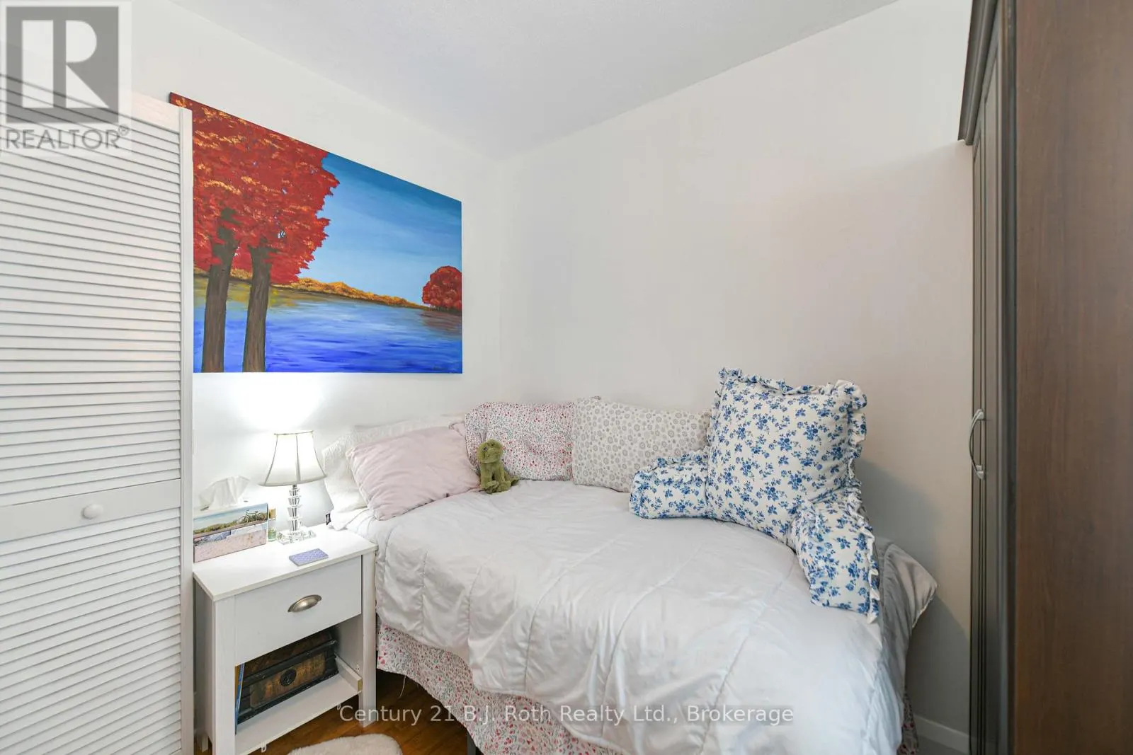 8 DUNN AVENUE