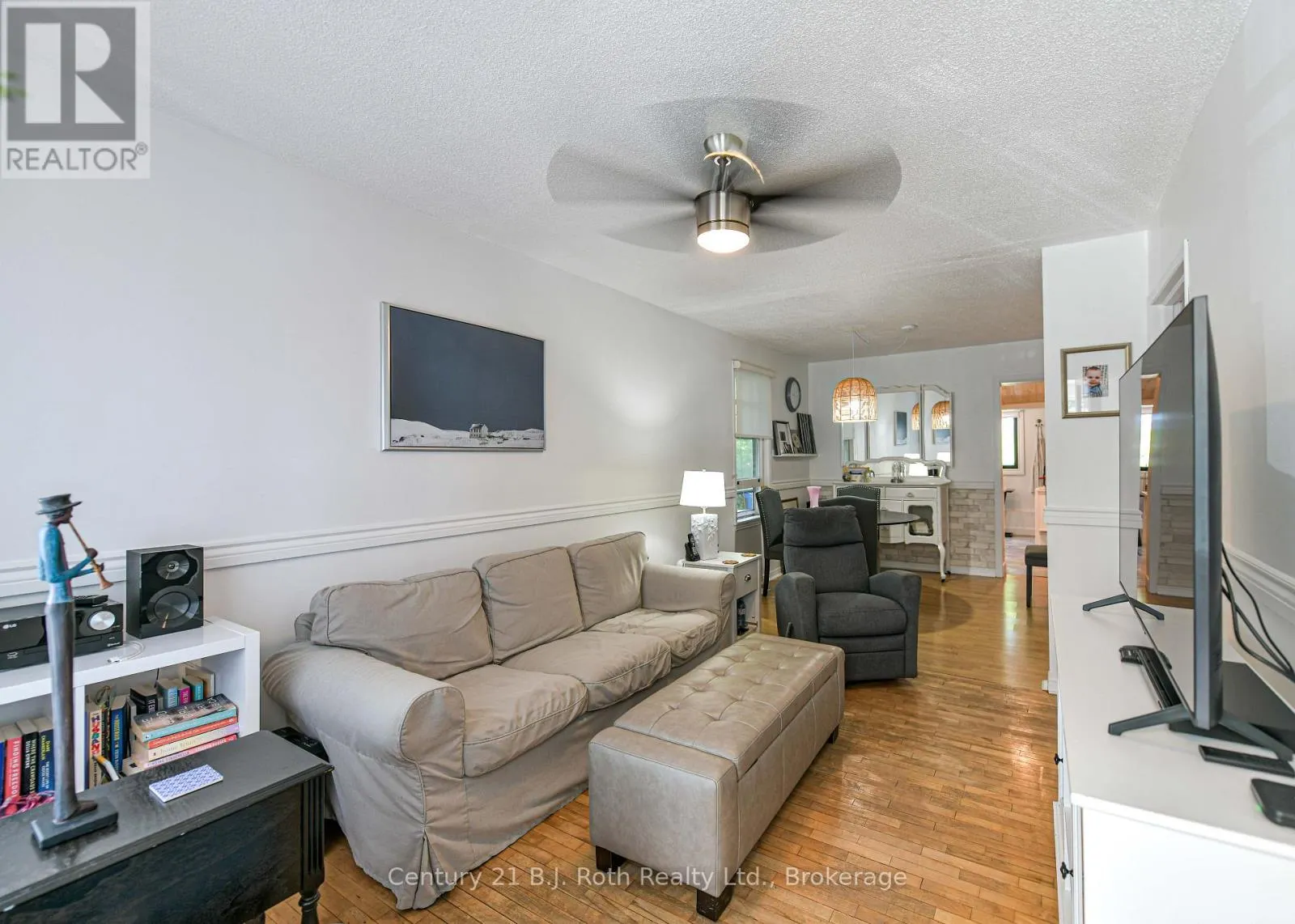 8 DUNN AVENUE