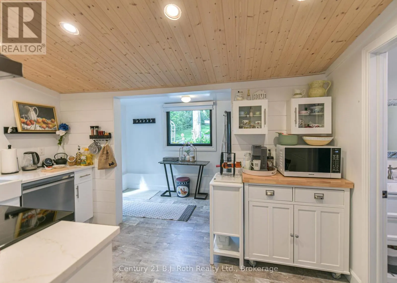 8 DUNN AVENUE