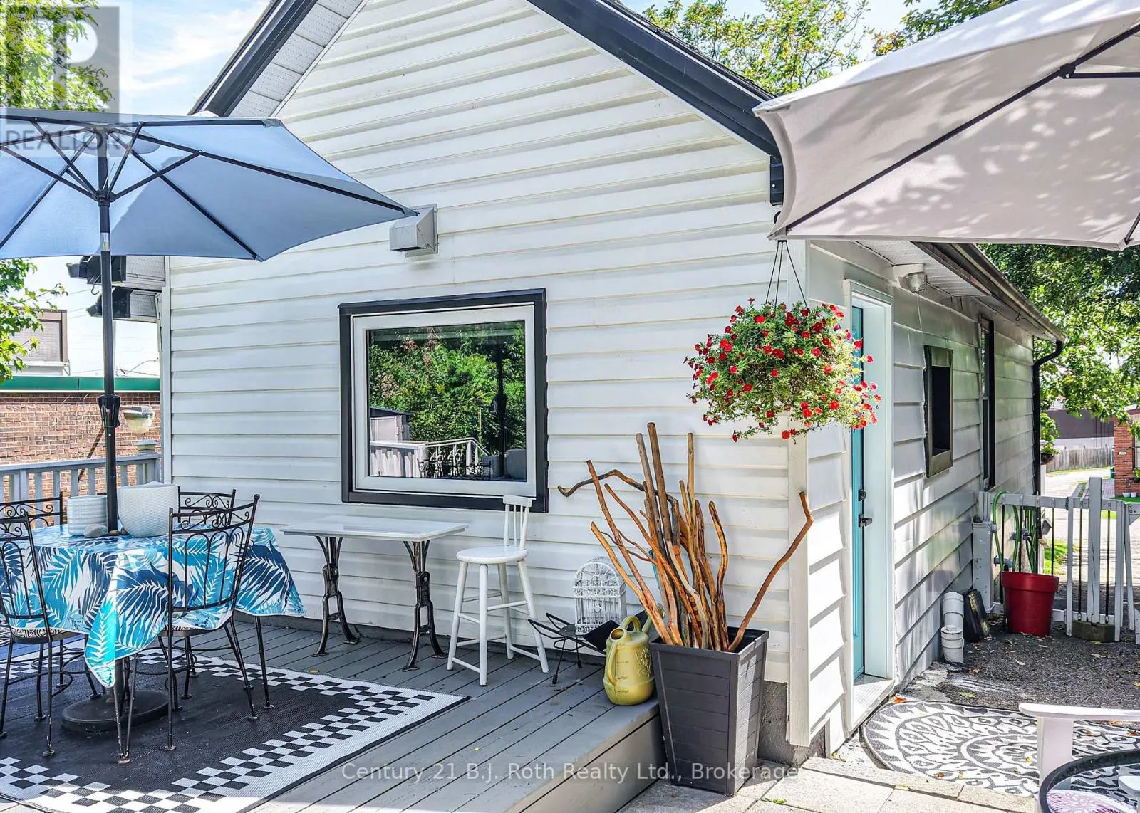 8 DUNN AVENUE