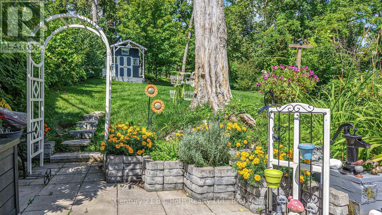 8 DUNN AVENUE