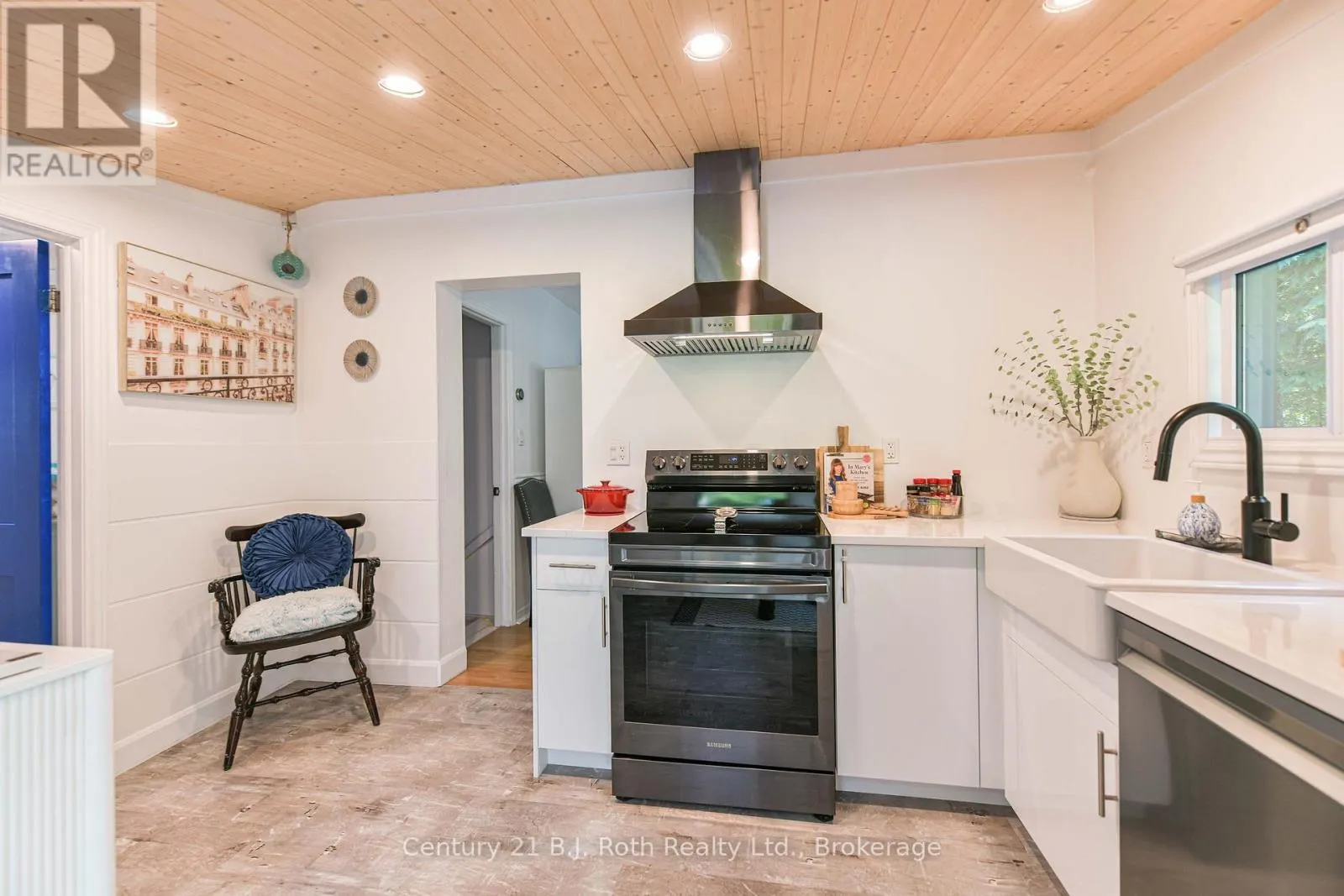 8 DUNN AVENUE