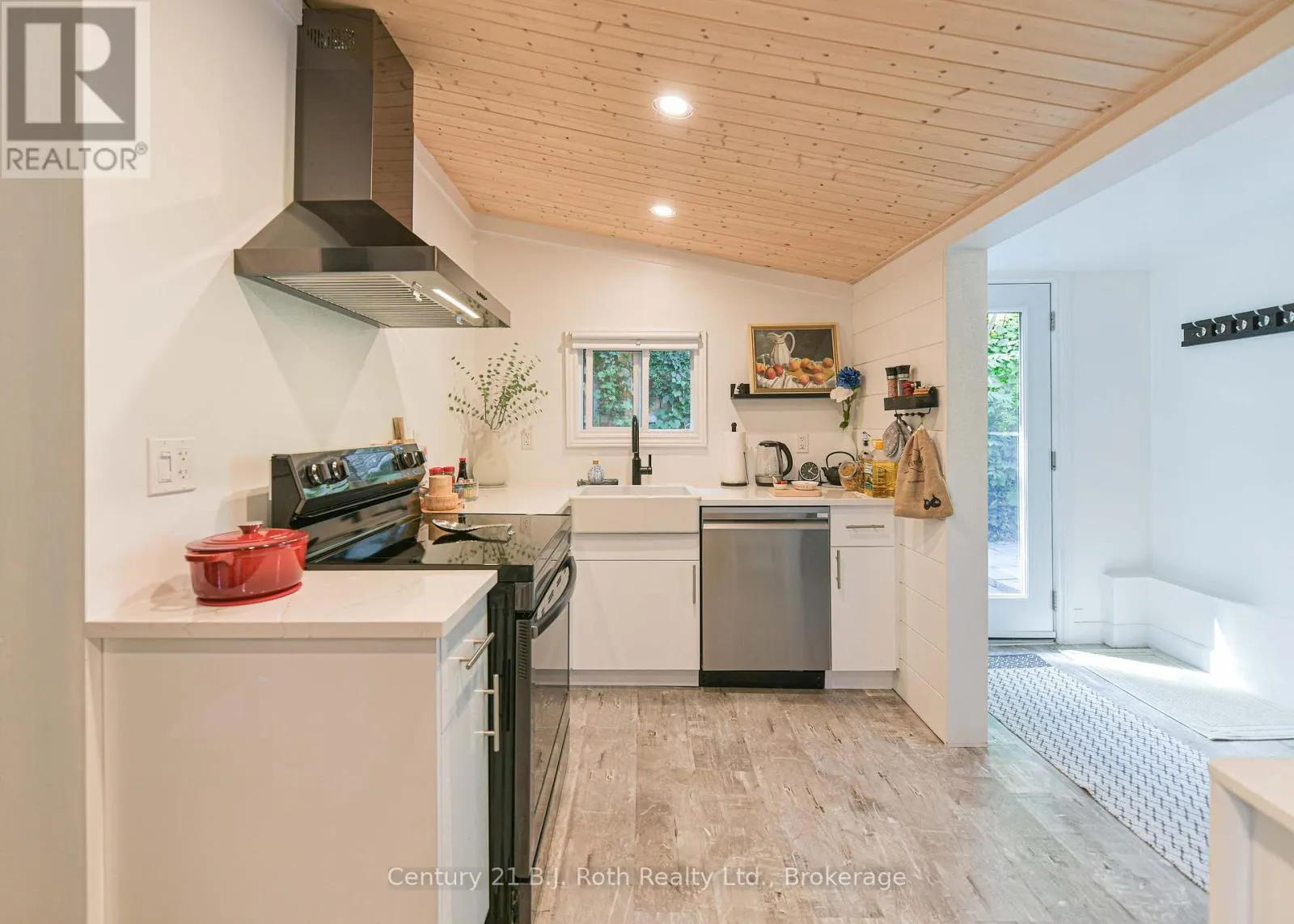 8 DUNN AVENUE