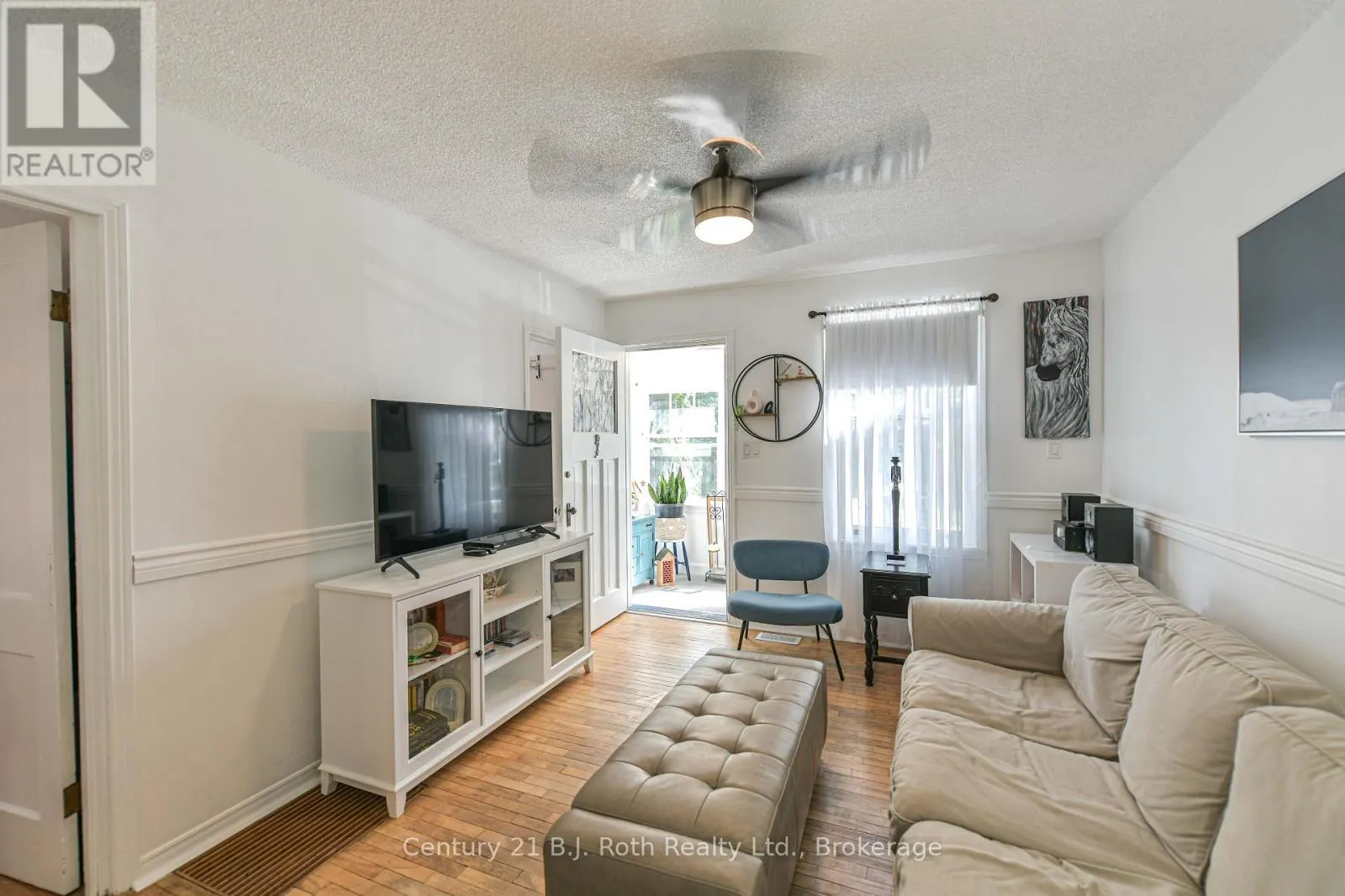 8 DUNN AVENUE