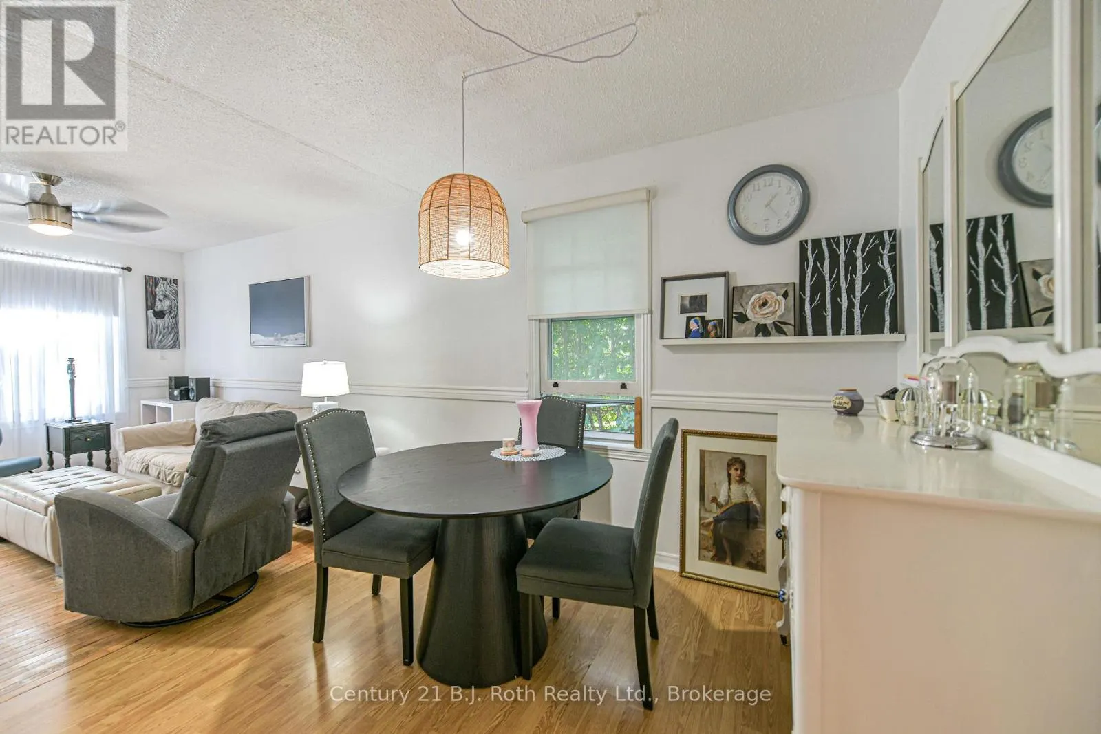 8 DUNN AVENUE