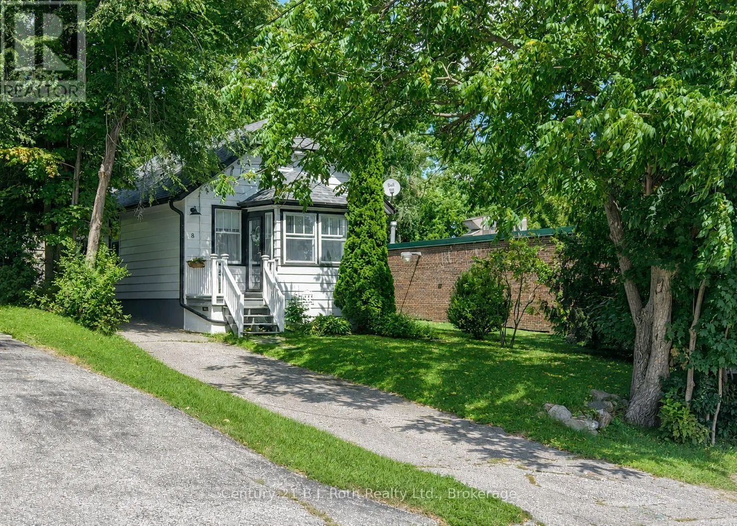 8 DUNN AVENUE