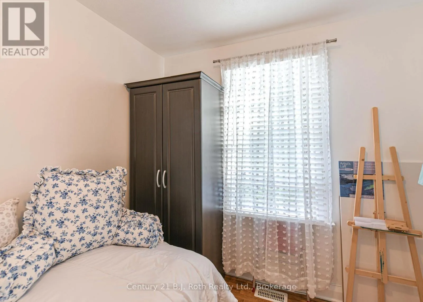 8 DUNN AVENUE
