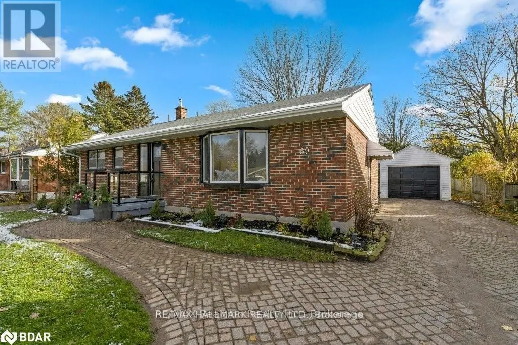 89 NORTH ST WEST (MAIN FLOOR ONLY) STREET N