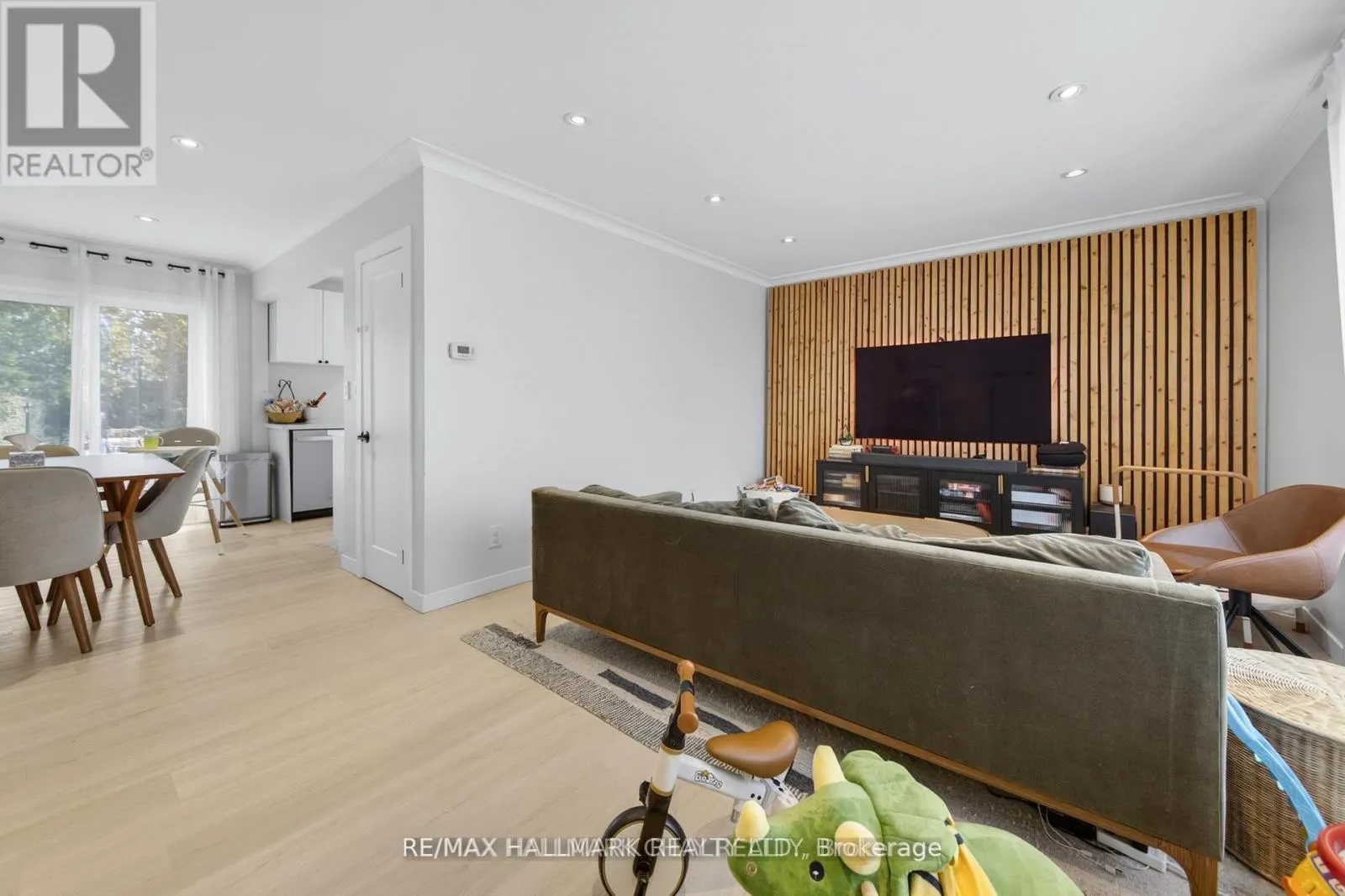 89 NORTH ST WEST (MAIN FLOOR ONLY) STREET N
