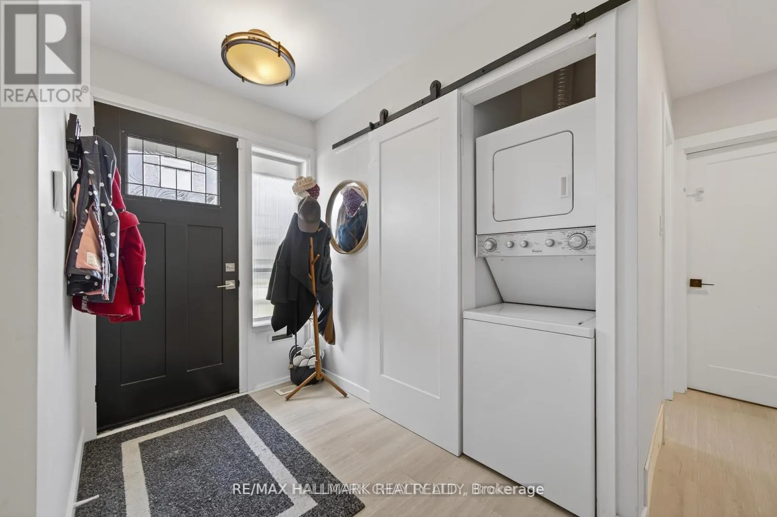 89 NORTH ST WEST (MAIN FLOOR ONLY) STREET N