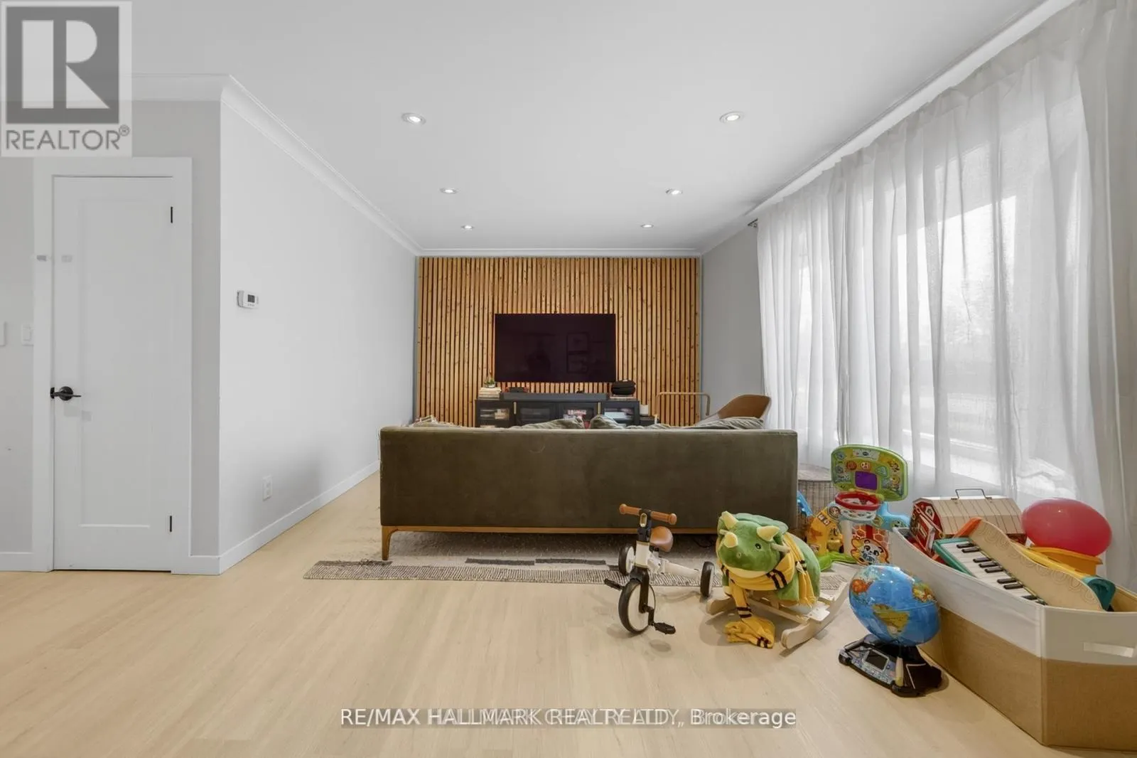 89 NORTH ST WEST (MAIN FLOOR ONLY) STREET N