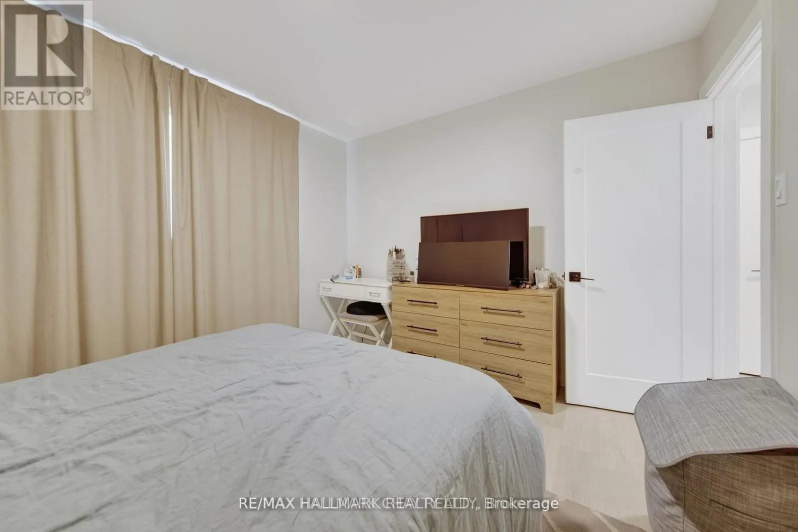 89 NORTH ST WEST (MAIN FLOOR ONLY) STREET N