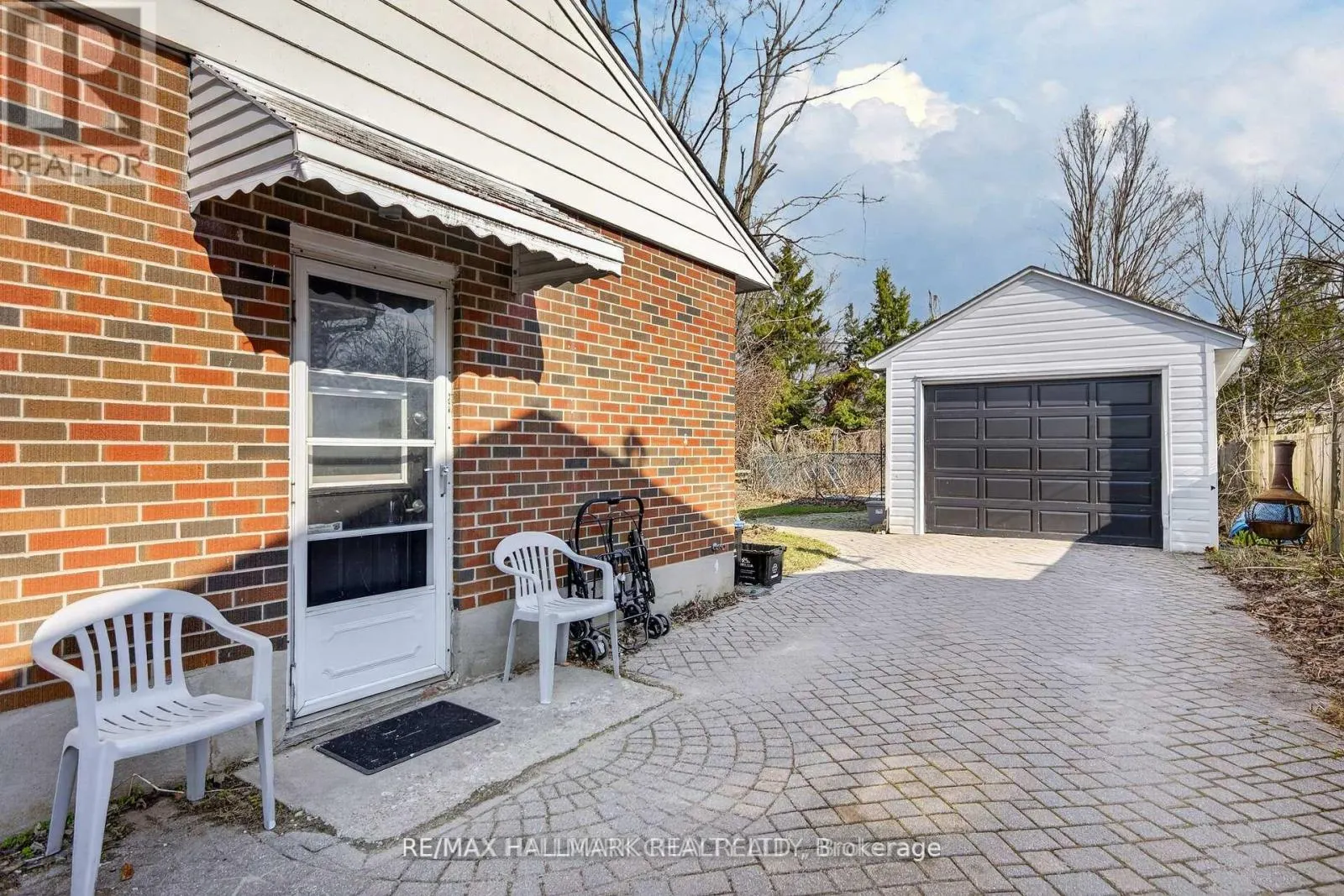 89 NORTH ST WEST (MAIN FLOOR ONLY) STREET N