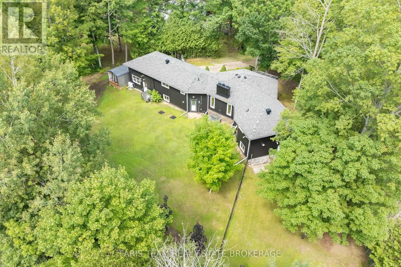 8 JOLIET CRESCENT