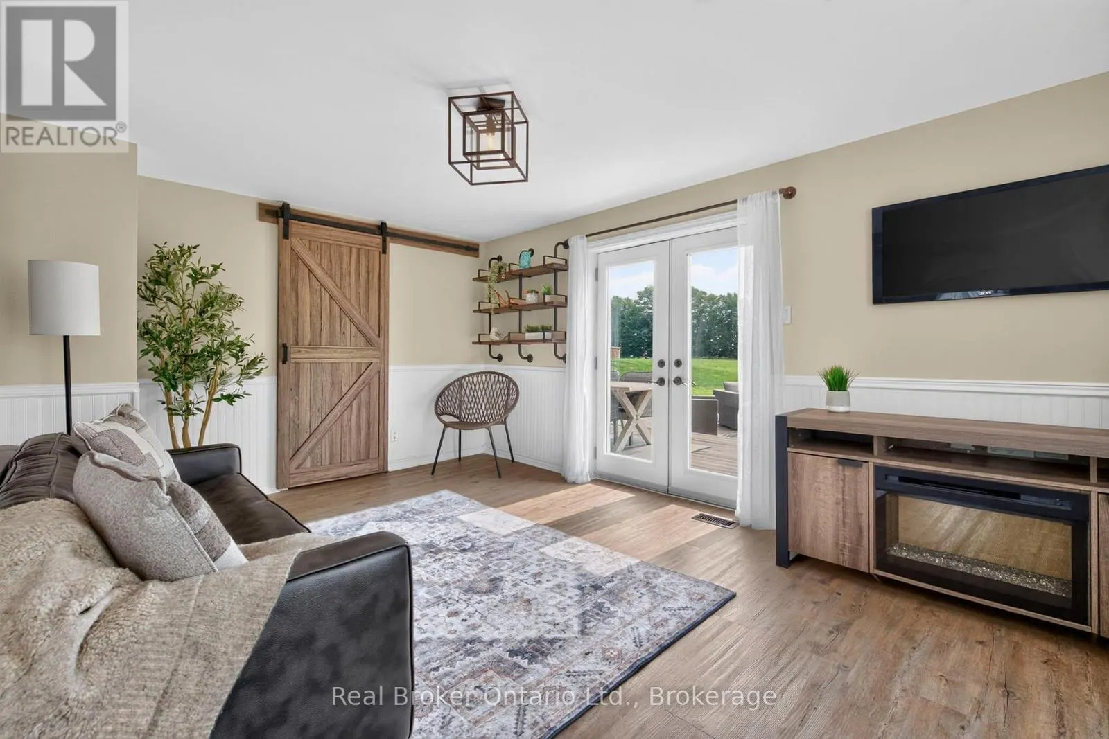 597 LAFONTAINE  ROAD W