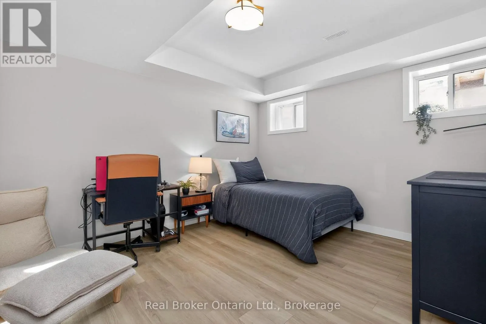 597 LAFONTAINE  ROAD W