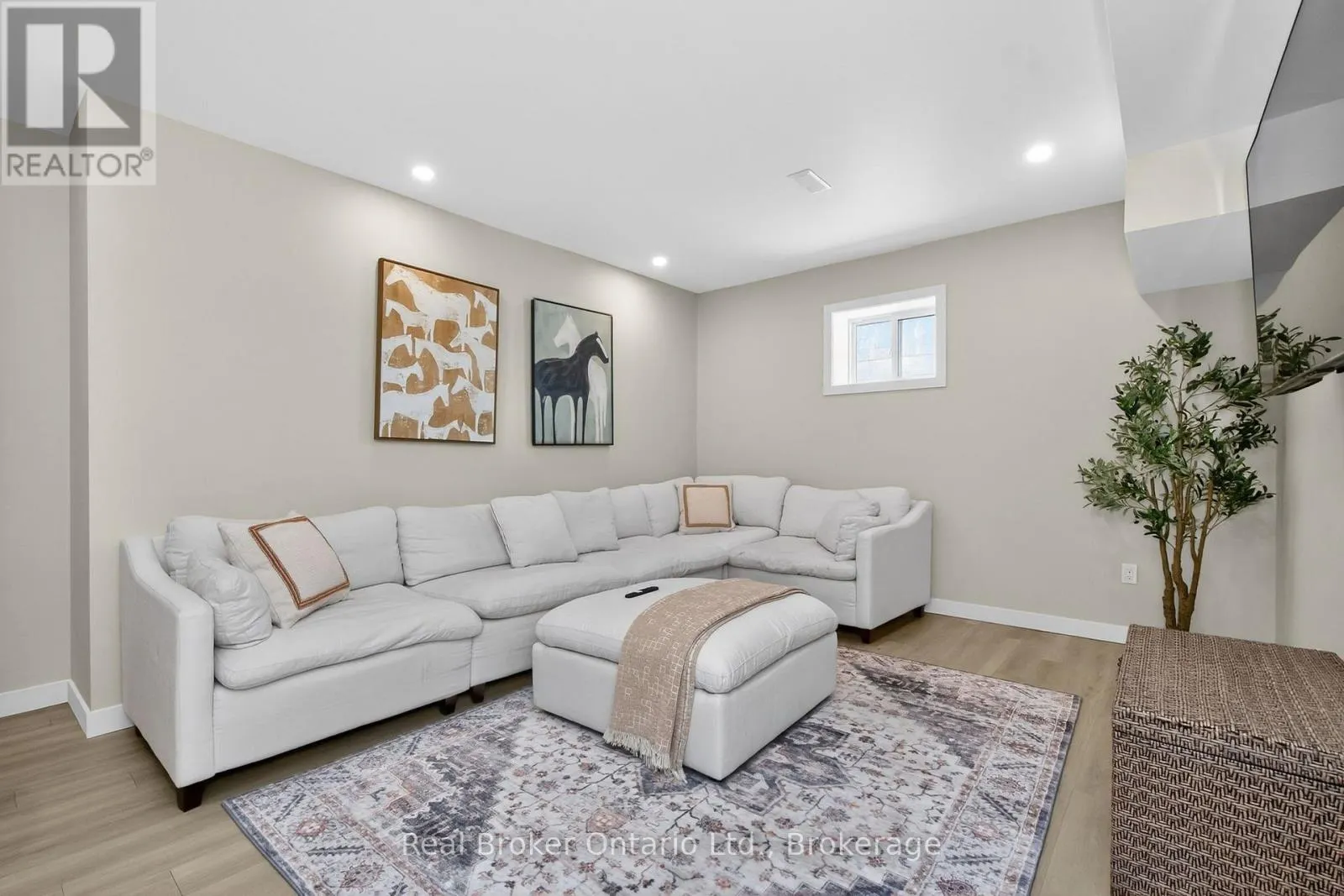 597 LAFONTAINE  ROAD W
