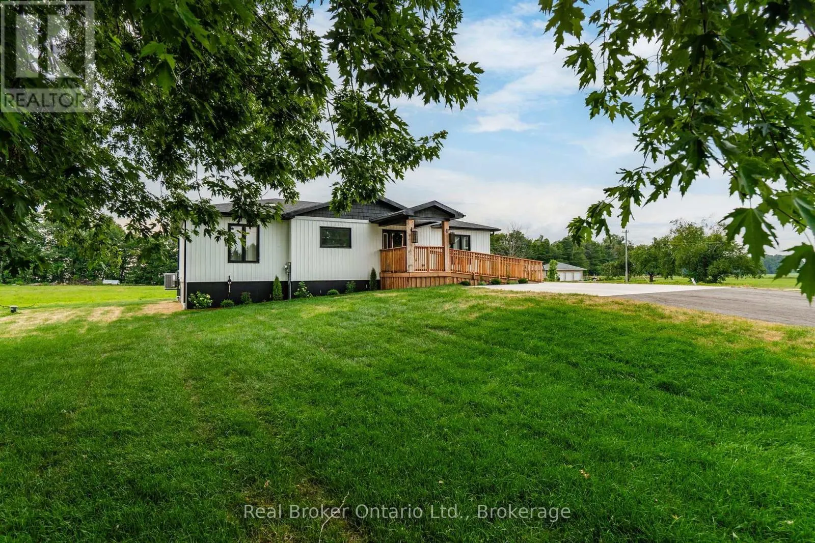 597 LAFONTAINE  ROAD W