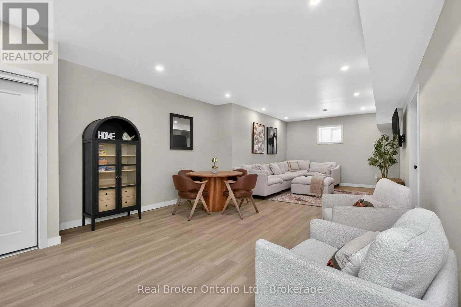 597 LAFONTAINE  ROAD W