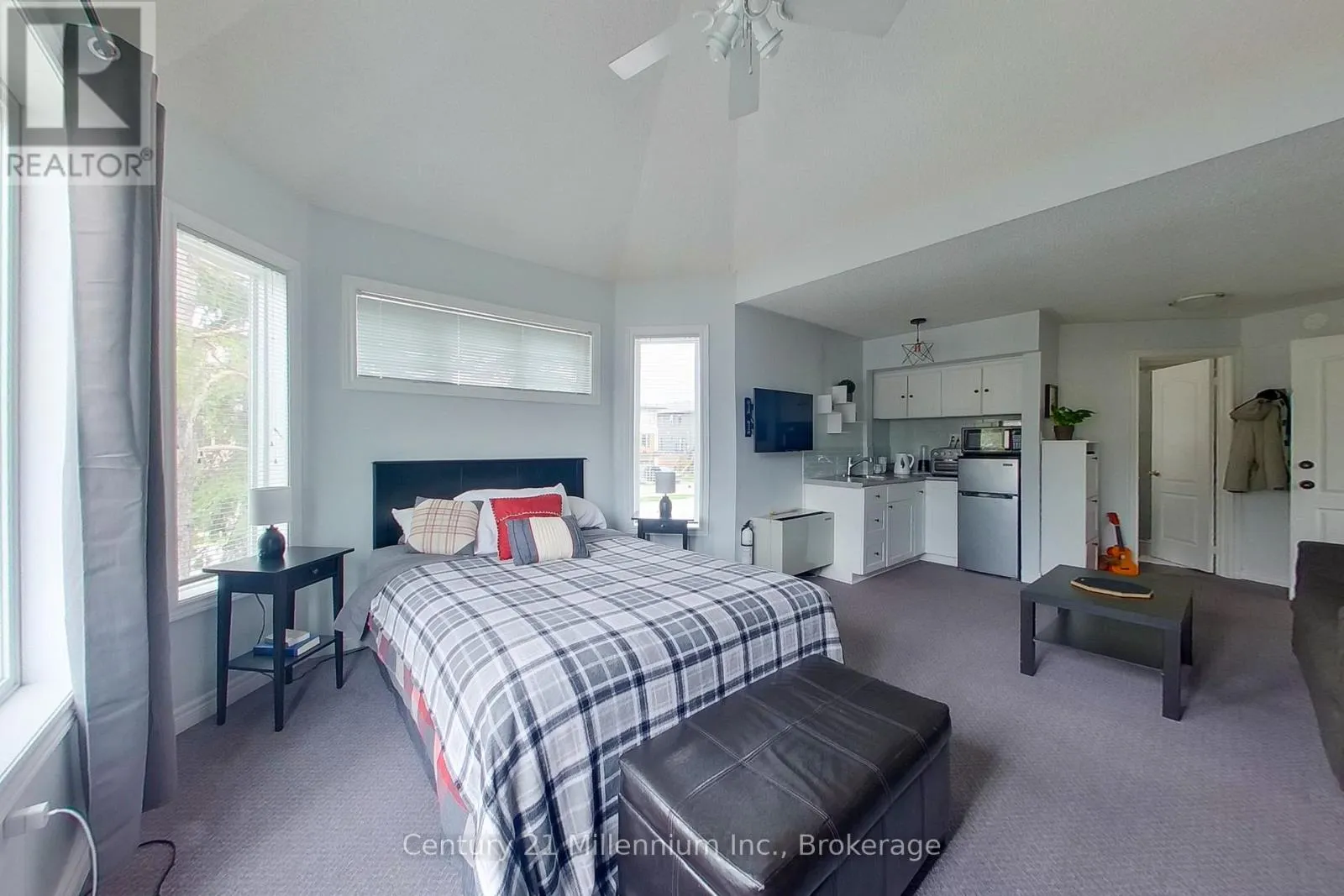 825 - 34 DAWSON DRIVE #825