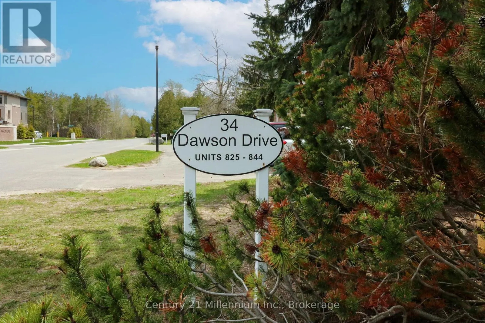 825 - 34 DAWSON DRIVE #825
