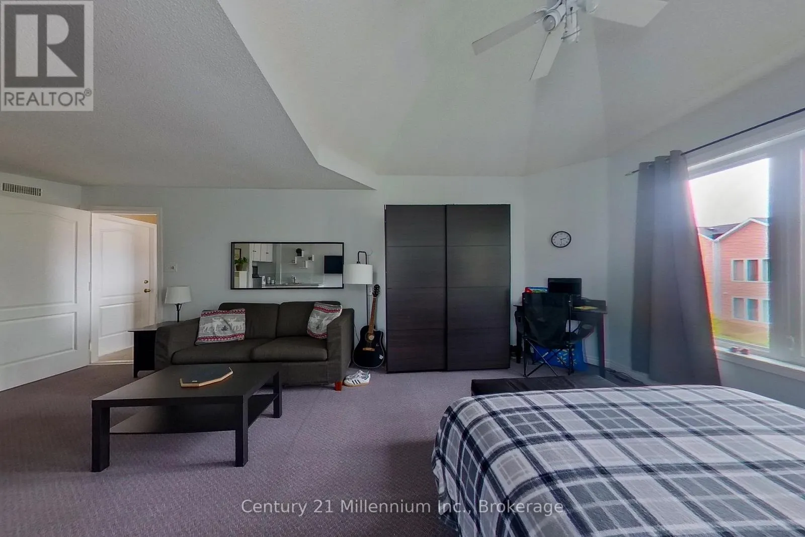 825 - 34 DAWSON DRIVE #825