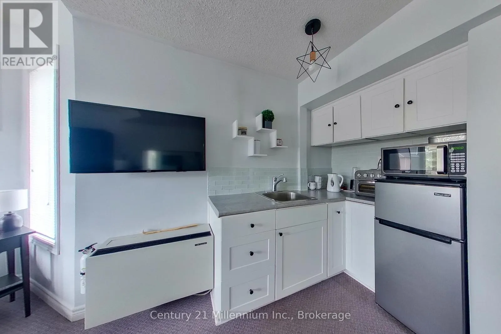 825 - 34 DAWSON DRIVE #825