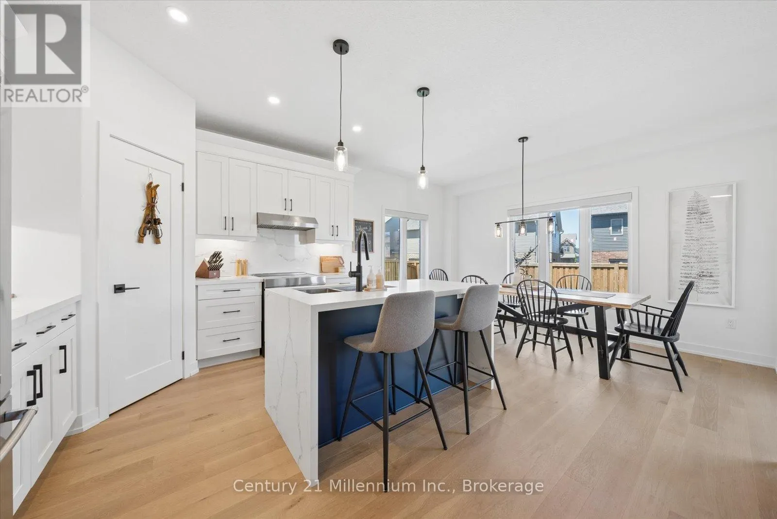 15 MAIDENS CRESCENT