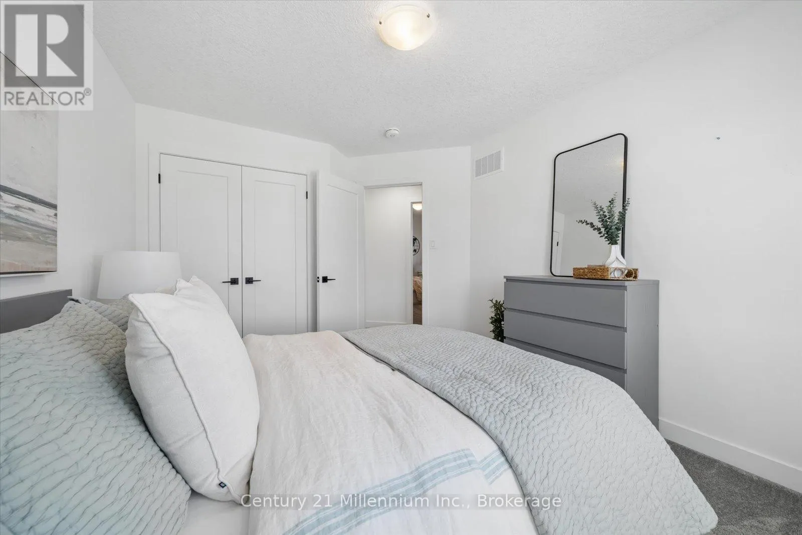 15 MAIDENS CRESCENT