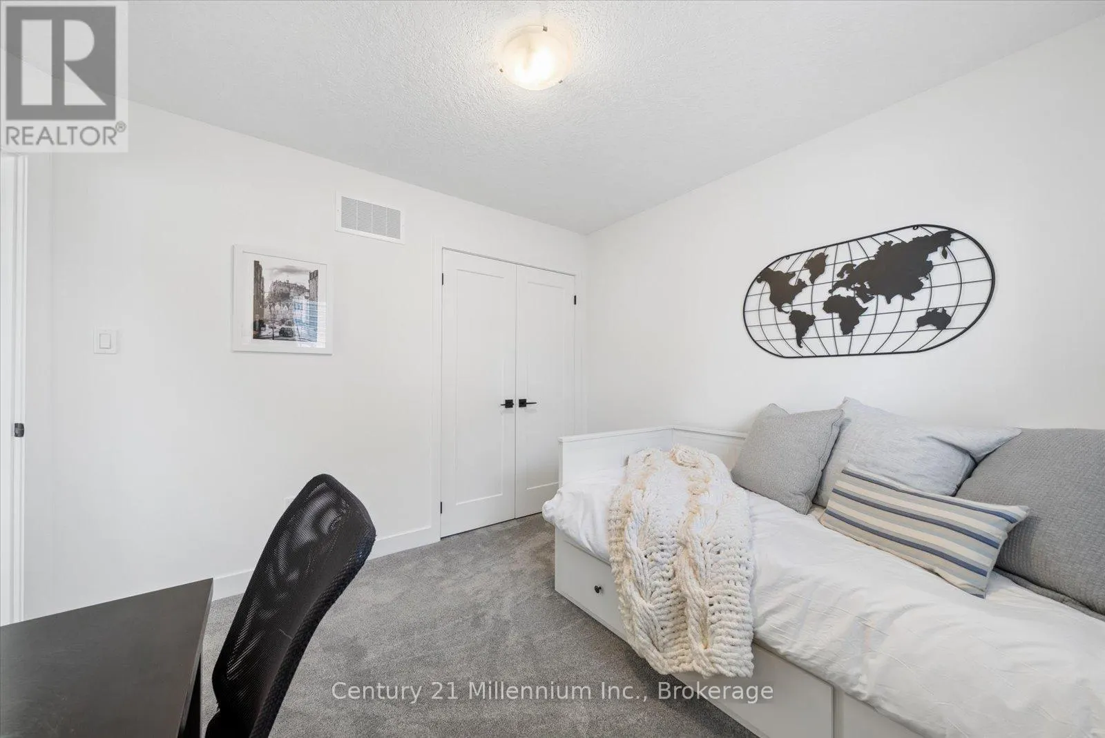 15 MAIDENS CRESCENT