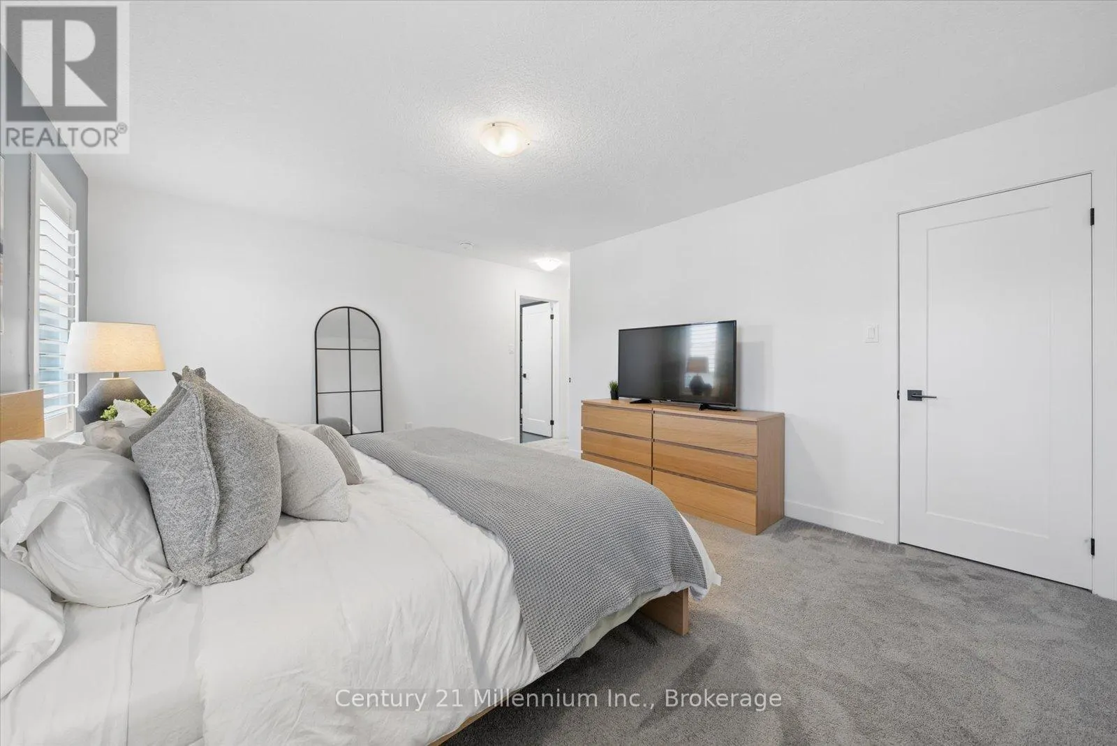 15 MAIDENS CRESCENT