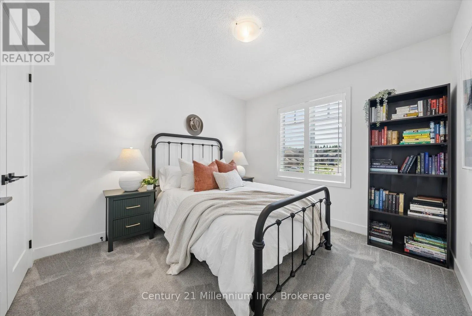 15 MAIDENS CRESCENT