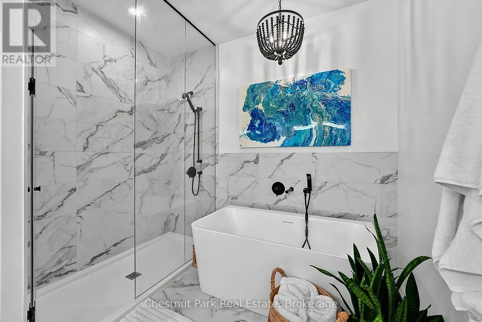 618 - 31 HURON STREET #618
