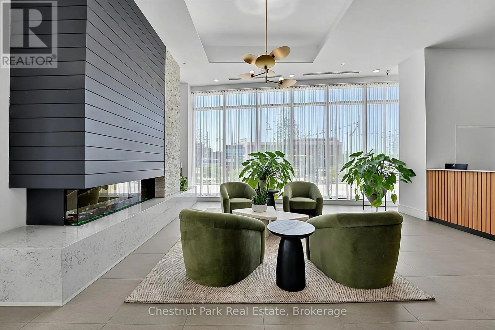 618 - 31 HURON STREET #618