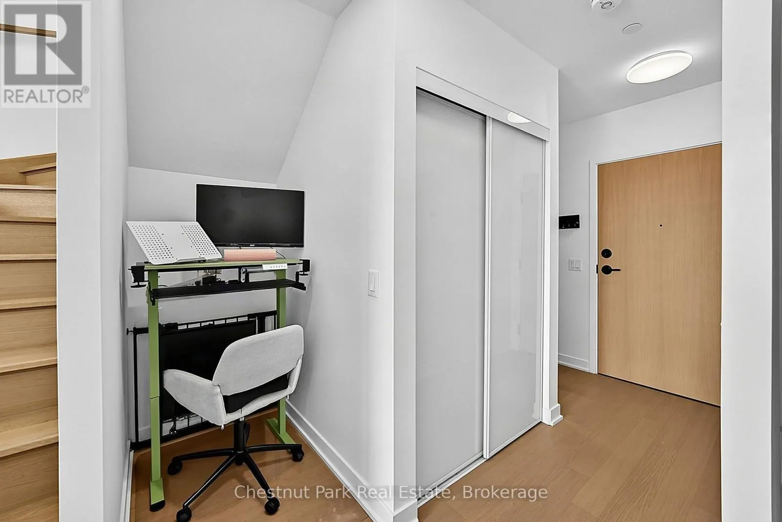 618 - 31 HURON STREET #618