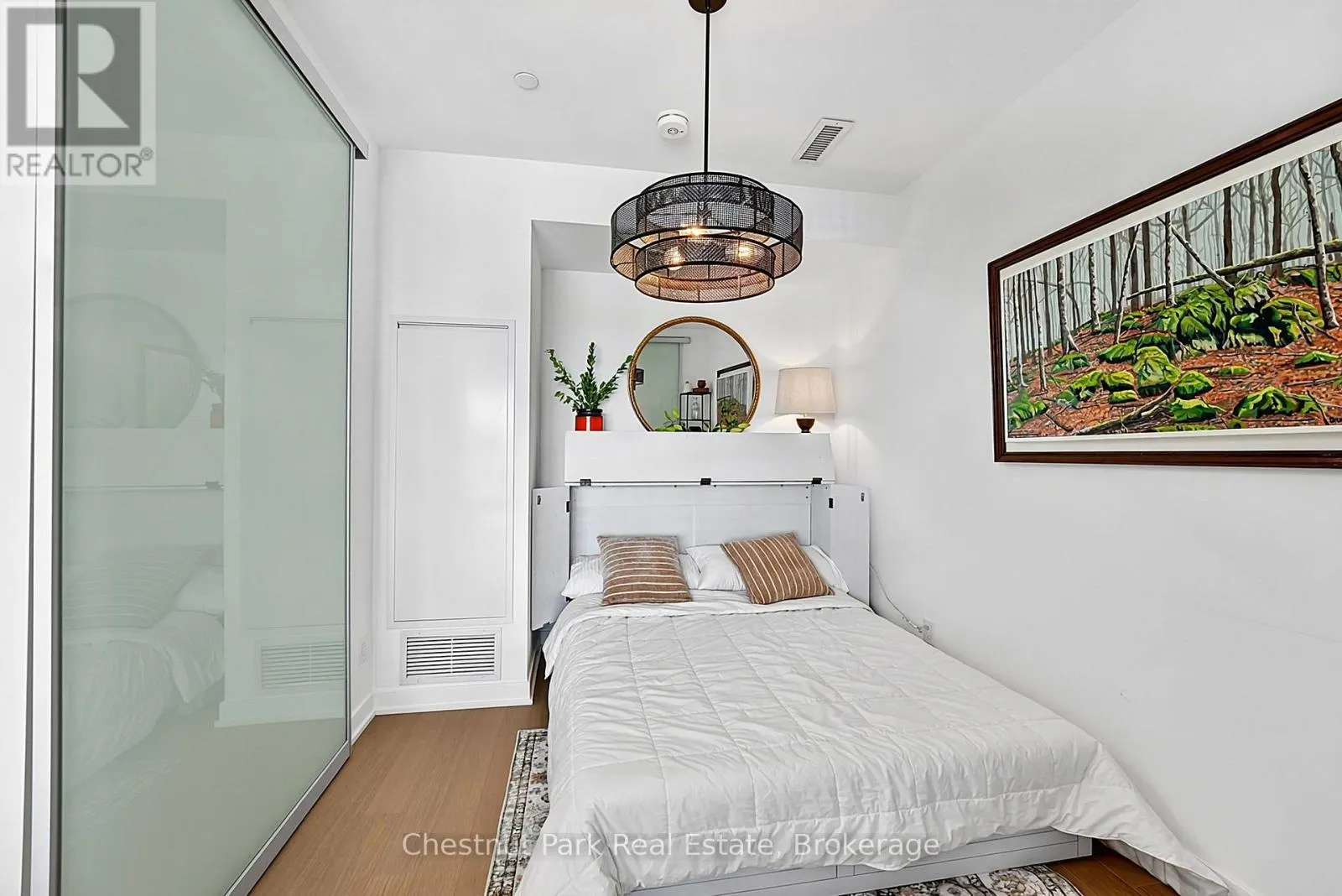 618 - 31 HURON STREET #618
