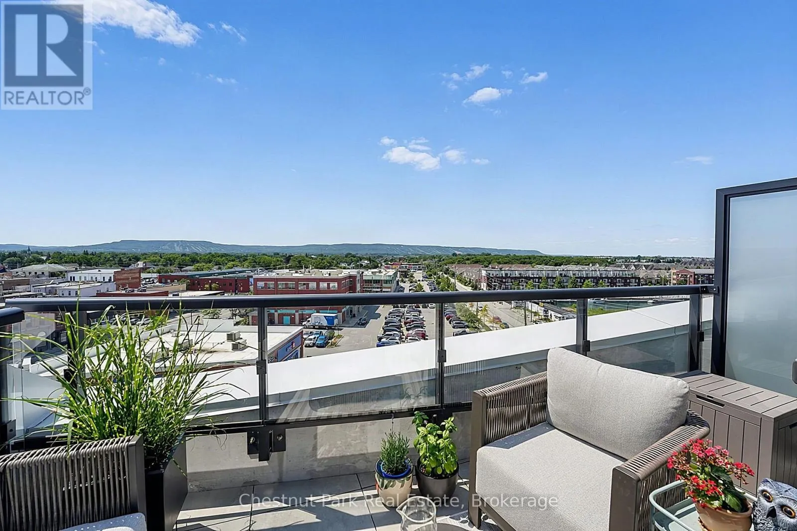 618 - 31 HURON STREET #618