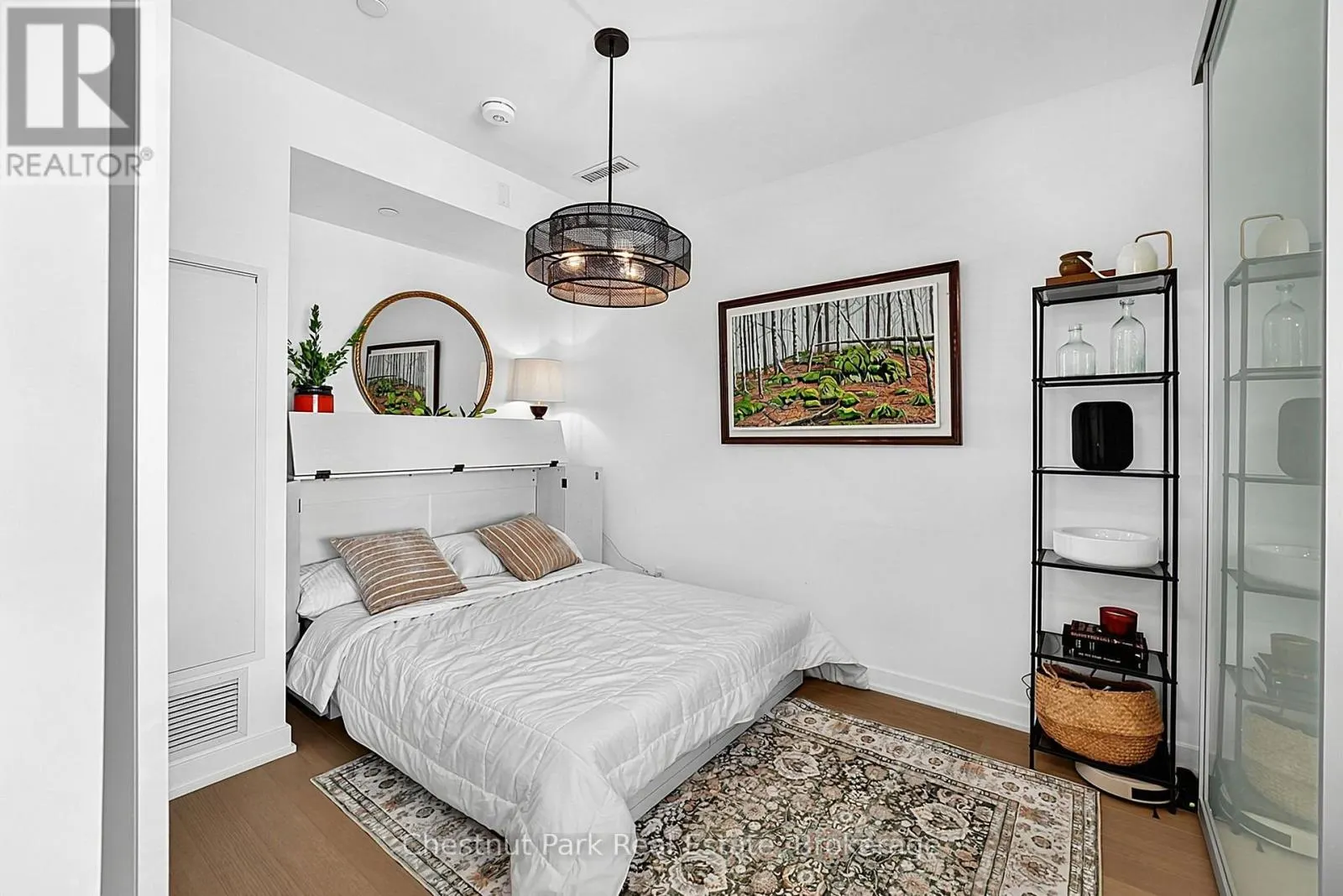 618 - 31 HURON STREET #618
