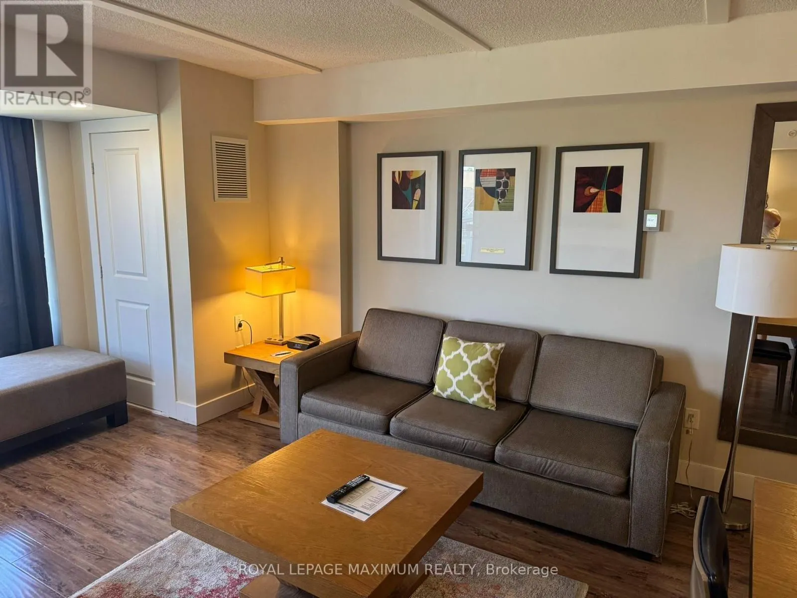 6112/6114 - 9 HARBOUR STREET