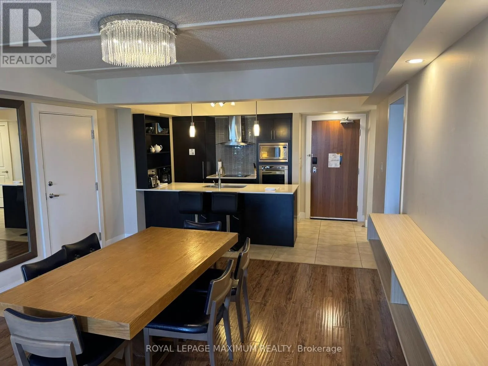 6112/6114 - 9 HARBOUR STREET