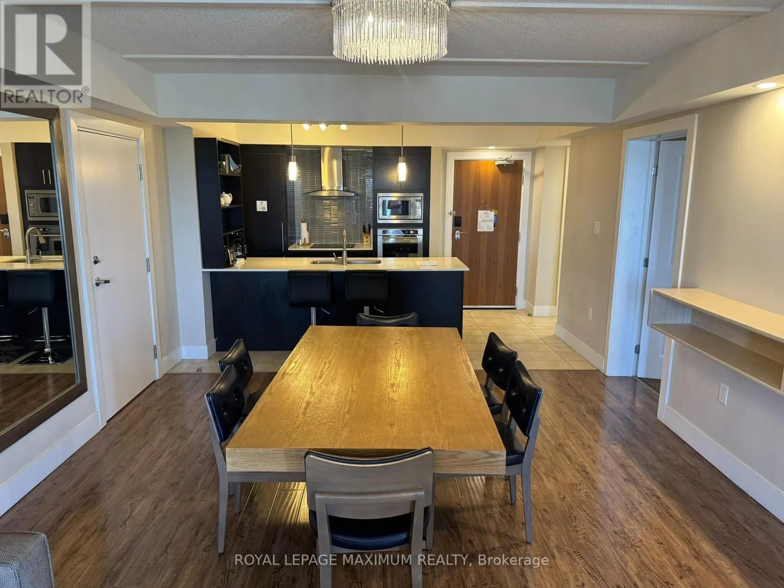 6112/6114 - 9 HARBOUR STREET