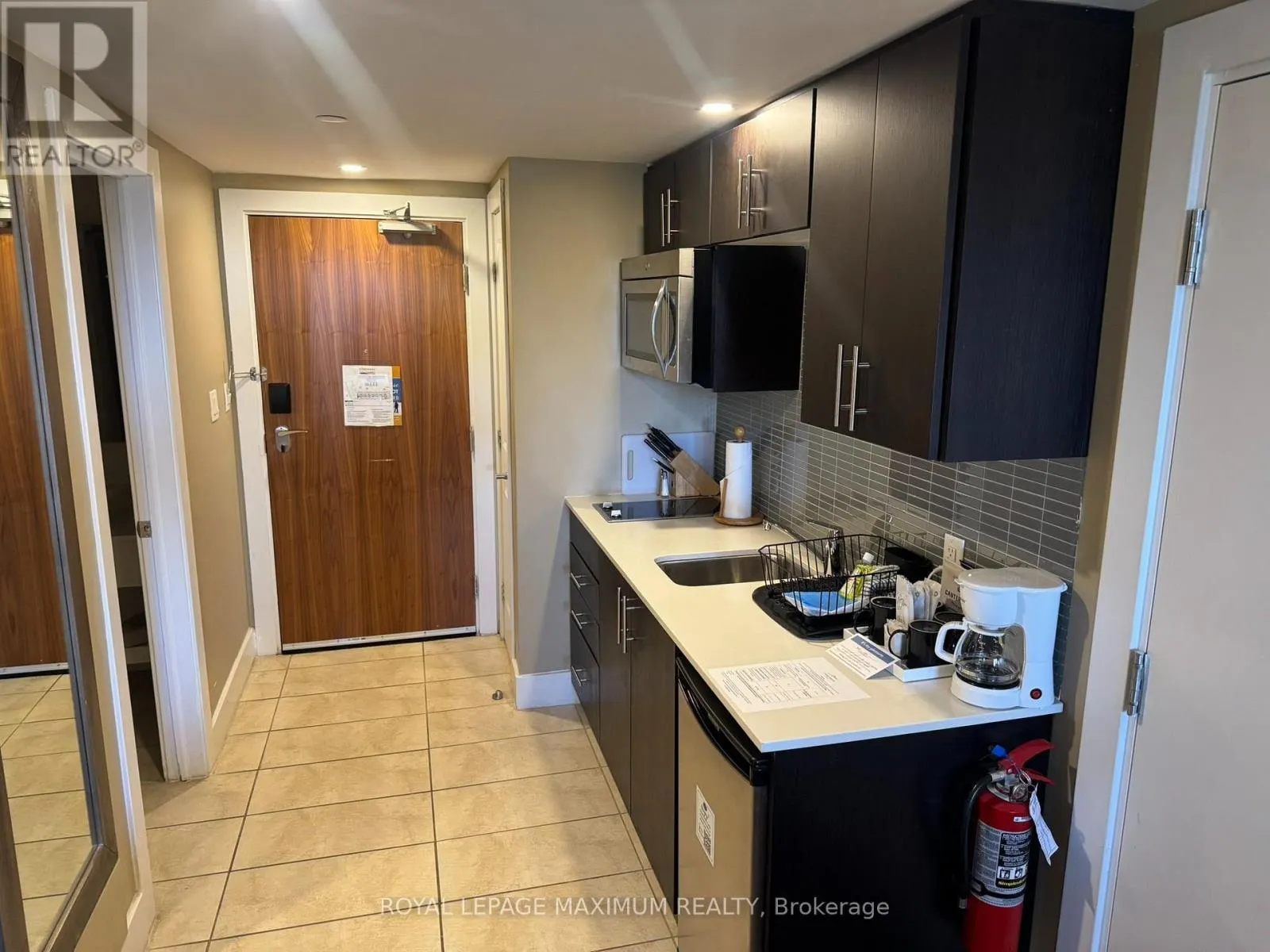 6112/6114 - 9 HARBOUR STREET