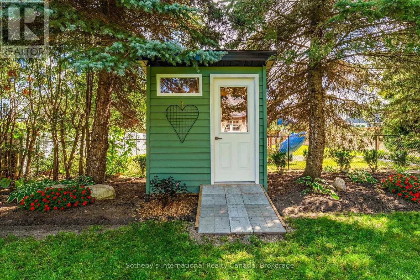 75 EDWARD STREET E