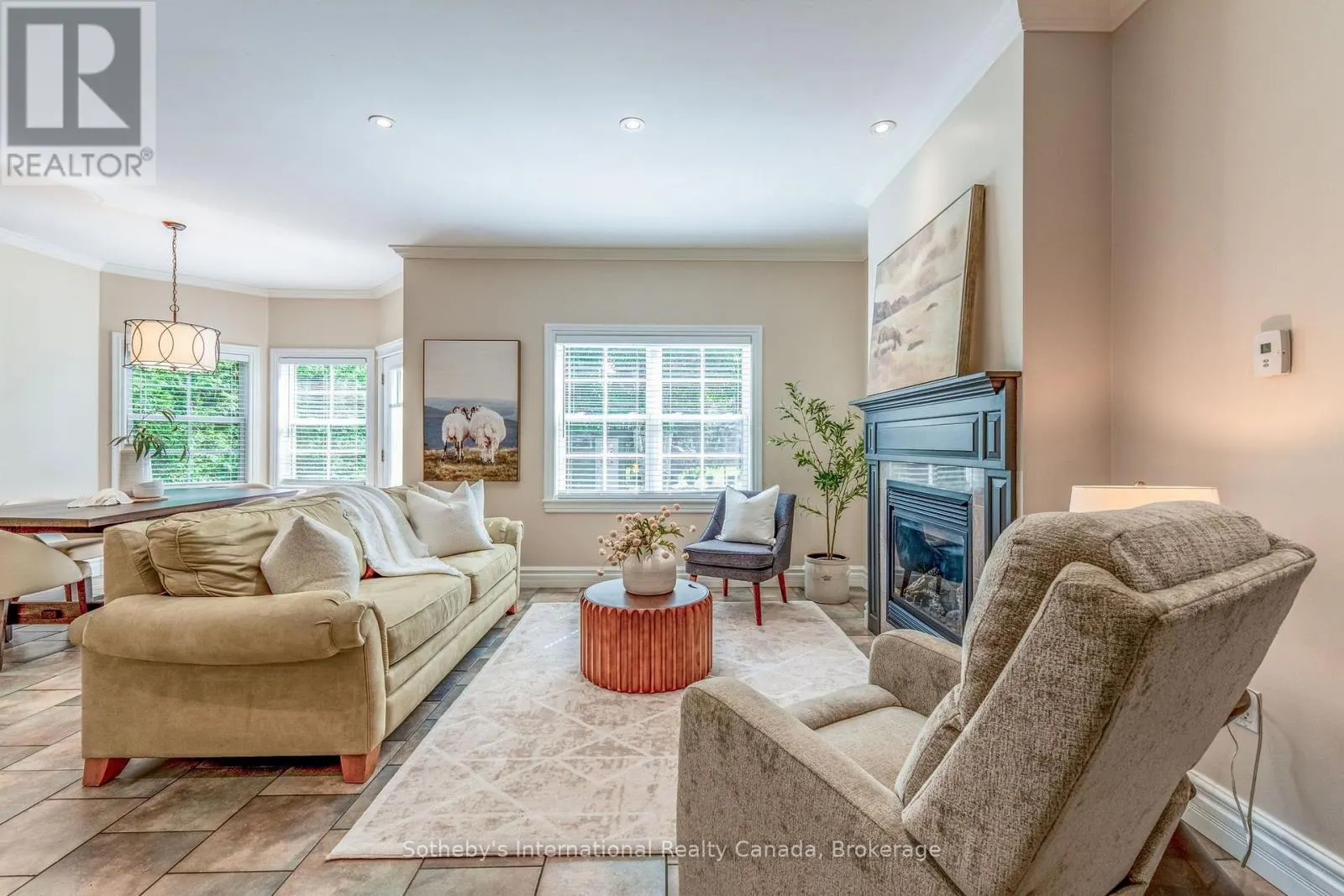 75 EDWARD STREET E