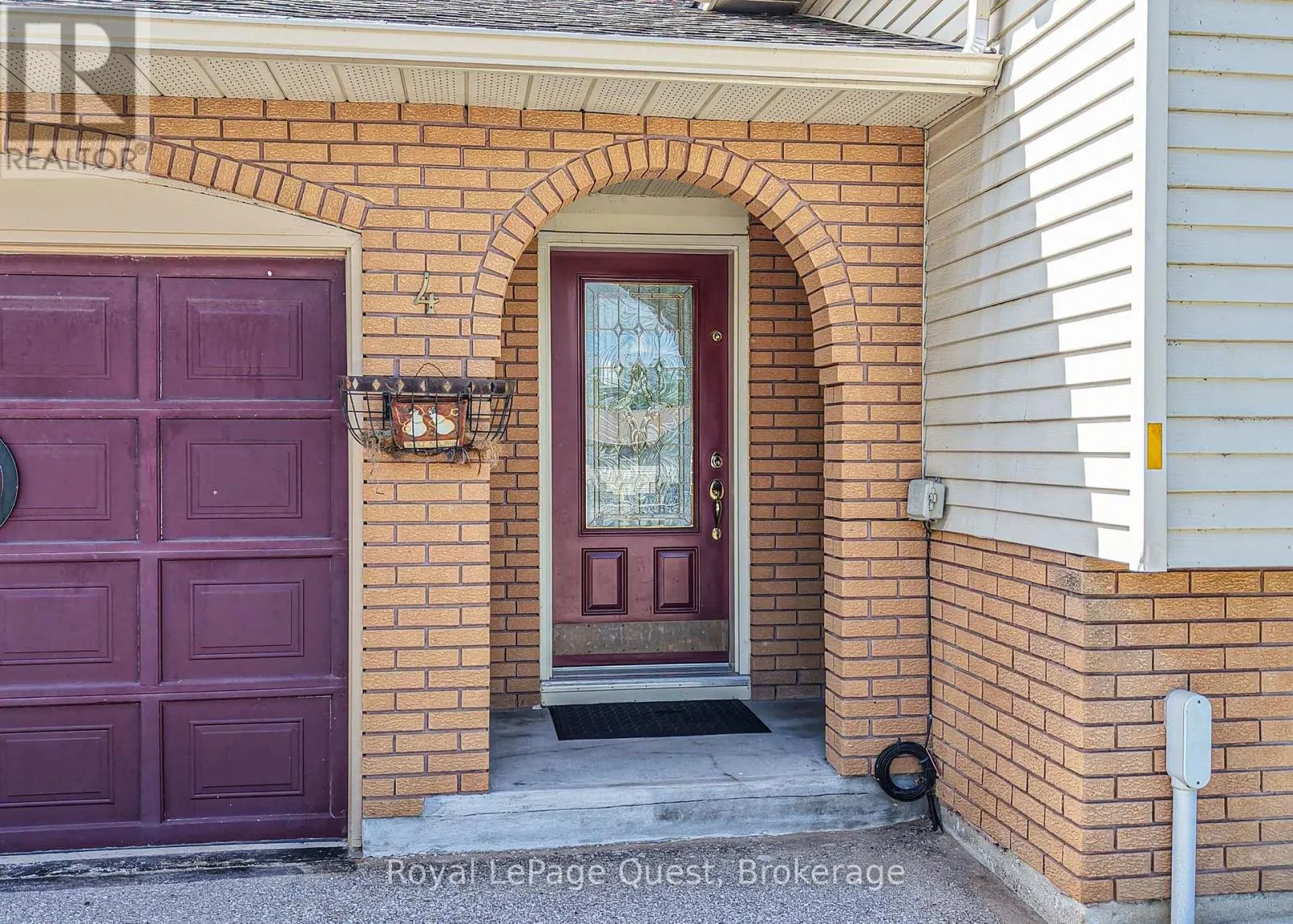 4 KEHOE COURT